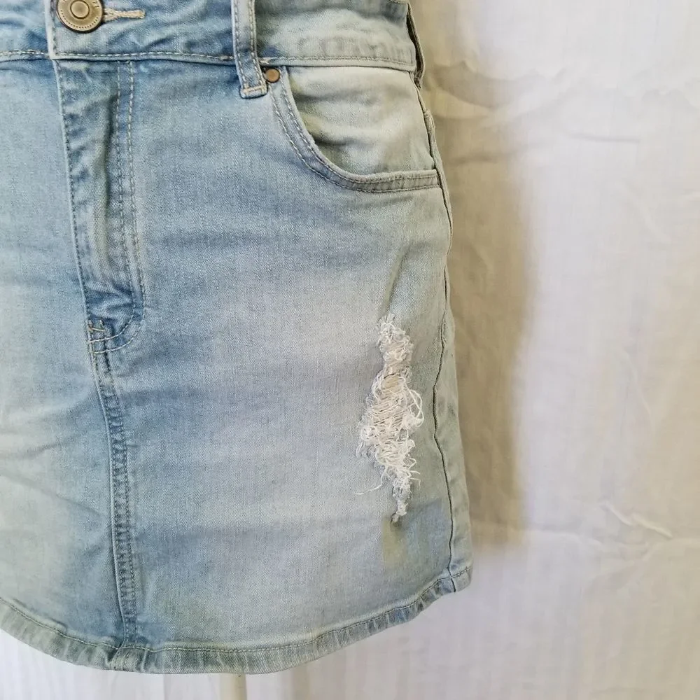 F21 distressed Jean skirt Sz 28